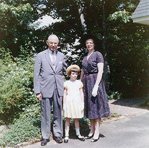 PHOTO COURTESY OF HEIDI NEUMARK Neumark standing between her parents, Hans and Barbara.