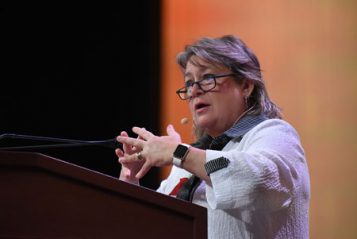 Author Kelly Fryer challenges Women of the ELCA Gathering to do justice