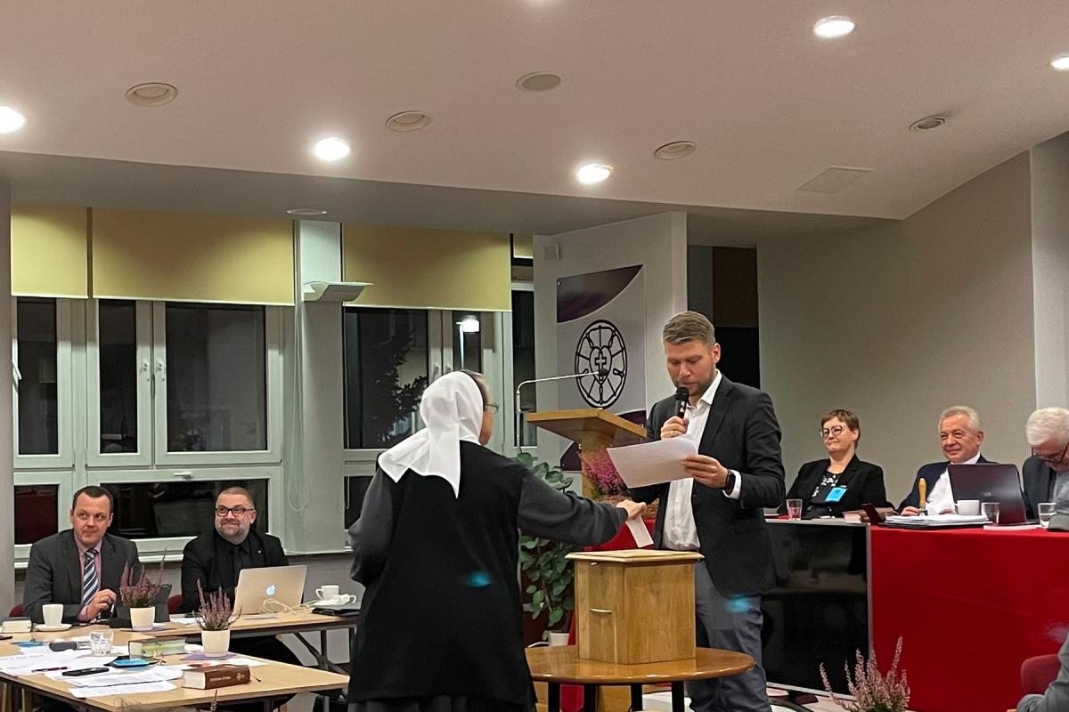 Polish Lutheran church votes to ordain women pastors