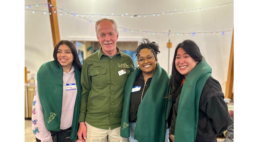 Accompanying a “hidden community”